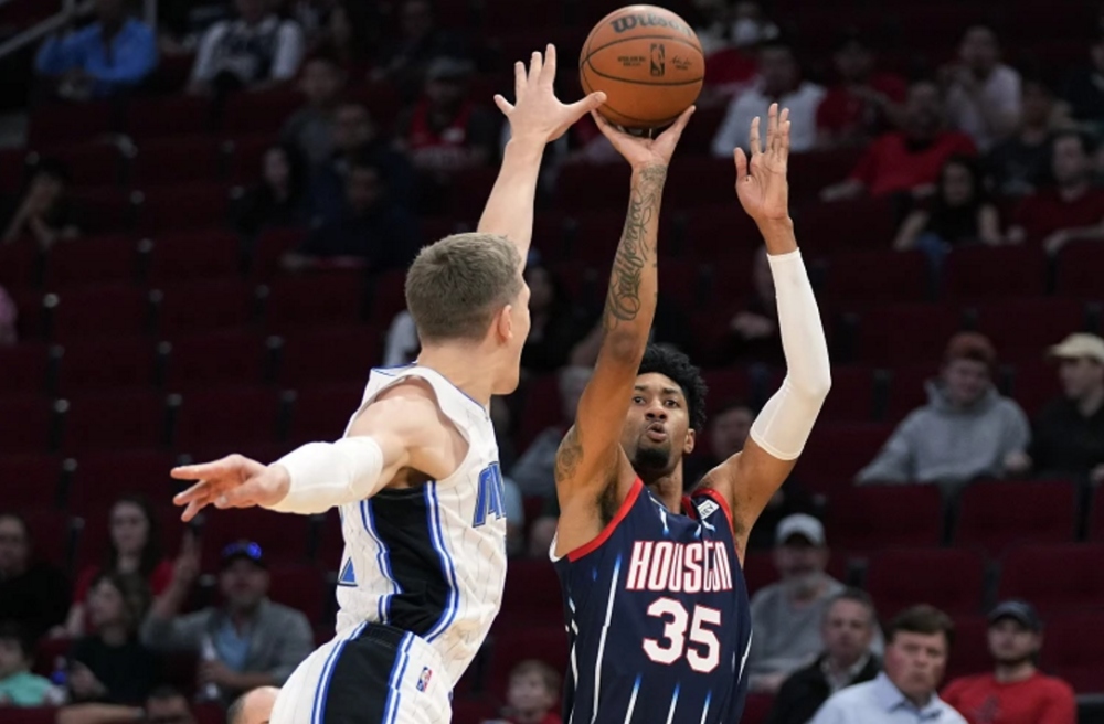  阿德巴约统治攻防两端，热火轻取魔术迎三连胜