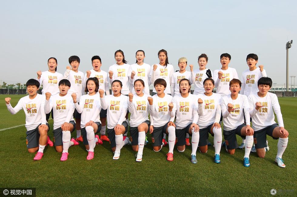  斯图加特保级成功全队上下欢欣鼓舞